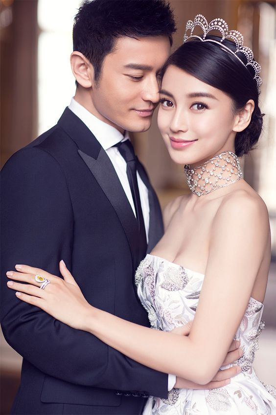 Tháng 1/2022, Huỳnh Hiểu Minh và Angela Baby chính thức tuyên bố 'đường ai nấy đi', đặt dấu chấm hết cho cuộc hôn nhân kéo dài 7 năm. (Ảnh: Weibo)