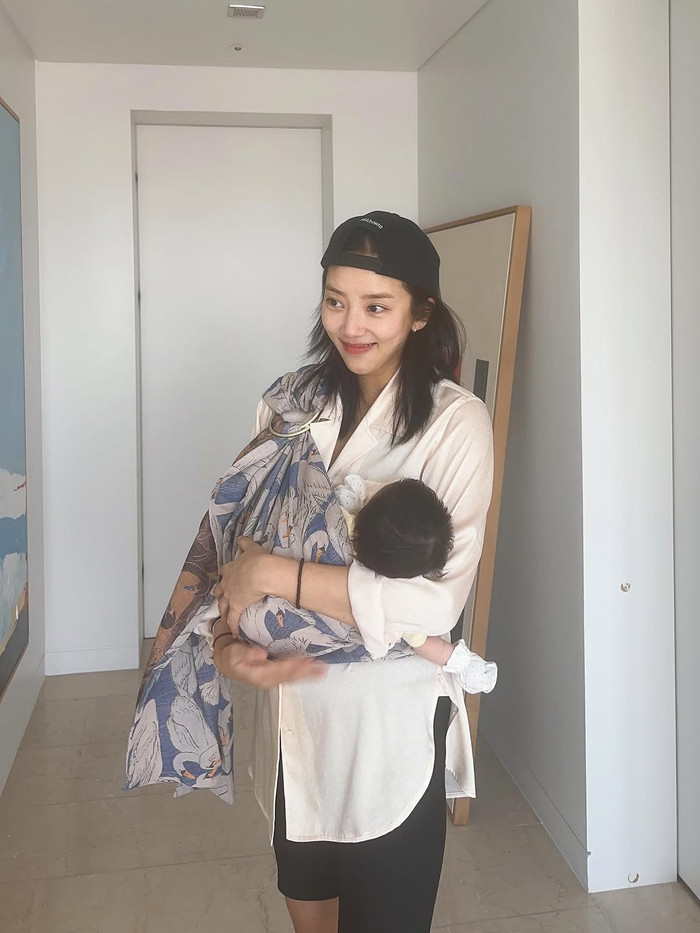 Son Dam Bi cho biết, cô thường phải một mình chăm con. (Ảnh IGNV)