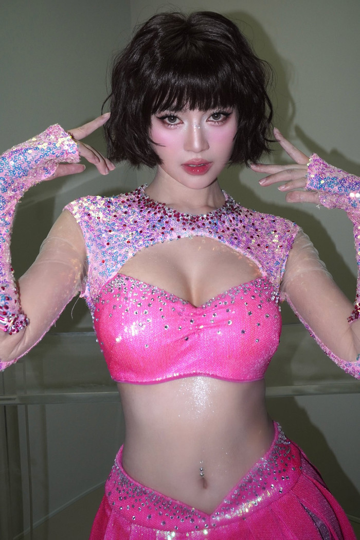 Ninh Dương Lan Ngọc luôn sẵn sàng thử sức với các phong cách khác nhau để làm mới bản thân trong mắt công chúng. Ảnh: FBNV