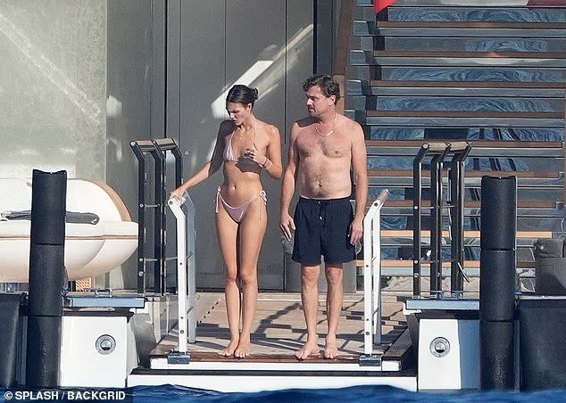 Được biết, 'chàng trai độc thân' trước đây giờ đã thực sự nghiêm túc với Ceretti, sau nhiều năm từng bị trêu chọc vì thói quen chia tay bạn gái ngay khi họ bước sang tuổi 25.(Splash)