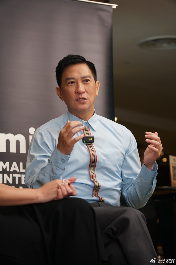 Thái độ của nam diễn viên khiến nhiều người nể phục. (Ảnh: Weibo)