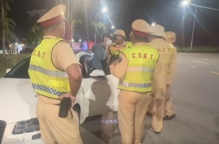 Nam tài xế vi phạm bị cảnh sát giao thông tìm ra. Ảnh: Tuổi Trẻ Online 