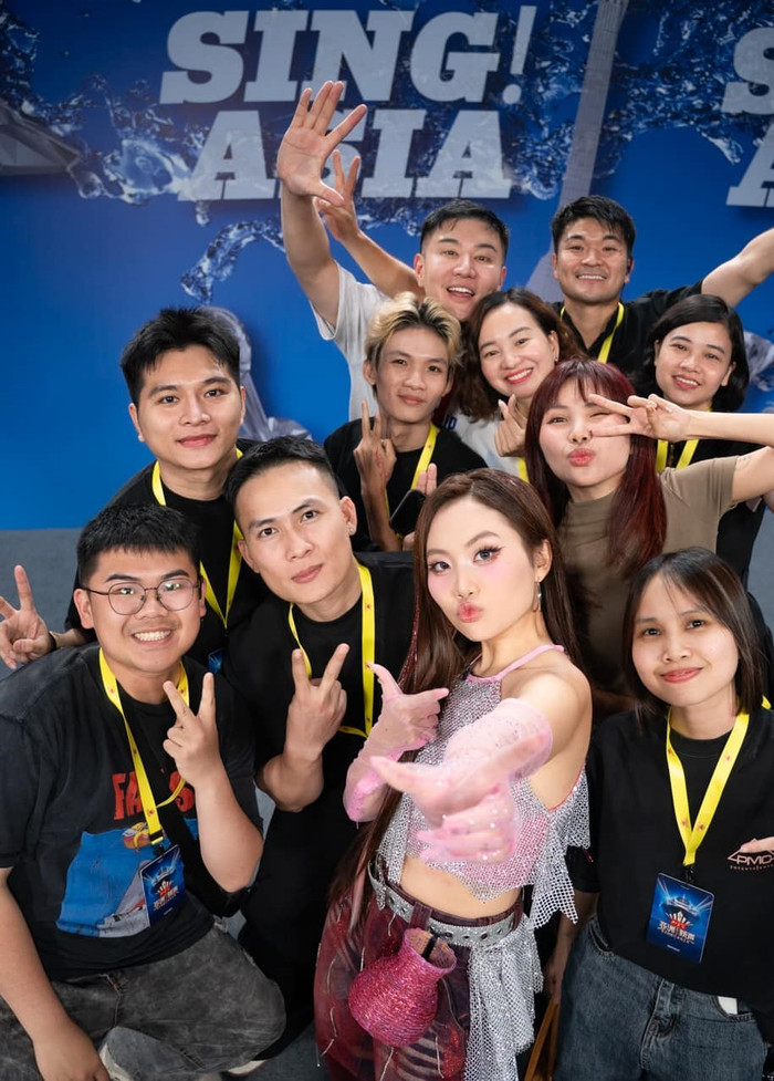 Chị gái trở thành người đồng hành trong suốt chặng đường thi đấu của Phương Mỹ Chi. Ảnh: Quyên Phương