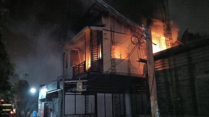 Cháy nhà lúc rạng sáng, gia đình 4 người kẹt trong phòng ngủ không qua khỏi Ảnh 1