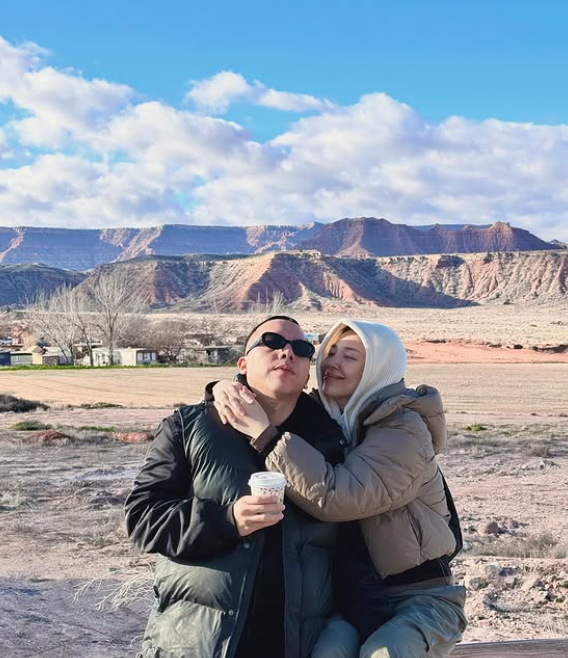 Những khoảnh khắc đời thường hạnh phúc hiếm hoi của cặp đôi được Tóc Tiên đăng tải. Ảnh: IGNV