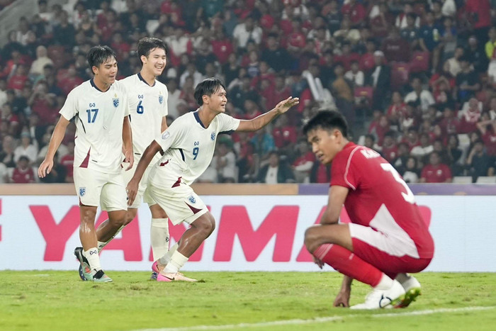 U23 Thái Lan ghi bàn vào lưới U23 Indonesia. Ảnh: FAT