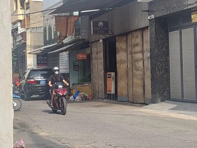 Con hẻm nơi phát hiện vụ việc. Ảnh: Người Lao Động