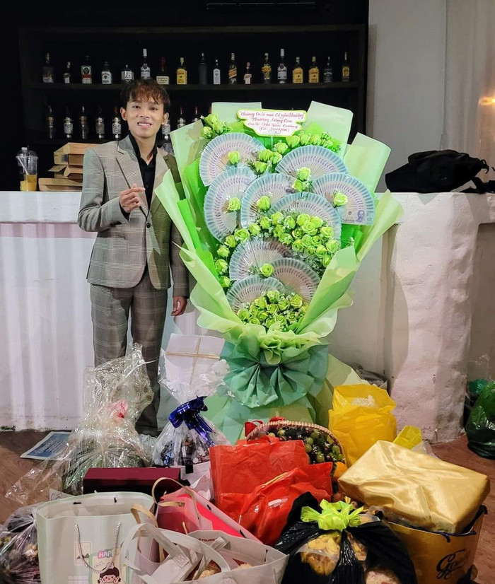Choáng trước số tiền ca sĩ Hồ Văn Cường nhận trong một đêm Ảnh 6