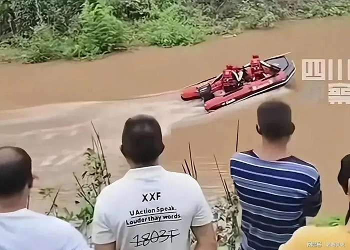 Nữ shipper rơi xuống sông tử vong khi đi giao đồ ăn, bỏ lại con nhỏ mới 2 tuổi Ảnh 3