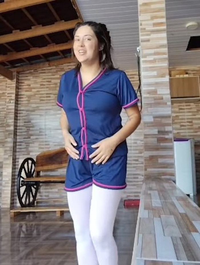 Cô gái mắc bệnh lạ khiến ngực to ra khổng lồ, nặng đến 12 ký Ảnh 4