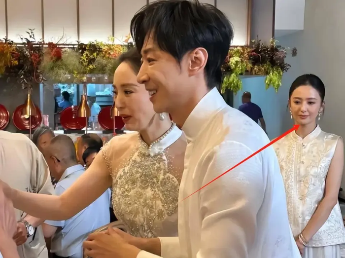 Công chúng lo ngại cho cuộc hôn nhân thứ hai của Đổng Tuyền. (Ảnh: Tencent)