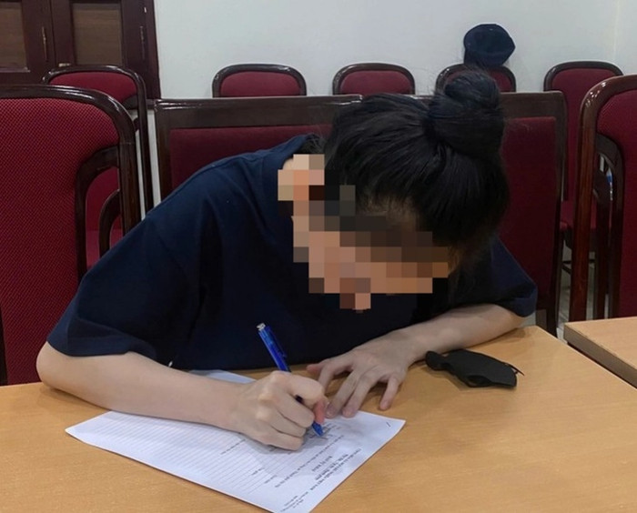 Cô gái L.T.T.N cho biết, cô có thể kiếm thu nhập lên đến 200 triệu đồng/tháng sau khi 'dấn thân' con đường bán dâm. Ảnh: Tuổi Trẻ Online