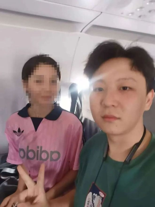 Chàng trai cứu sống một hành khách 20 tuổi trên chuyến bay, chỉ mới là sinh viên năm 2 Ảnh 2