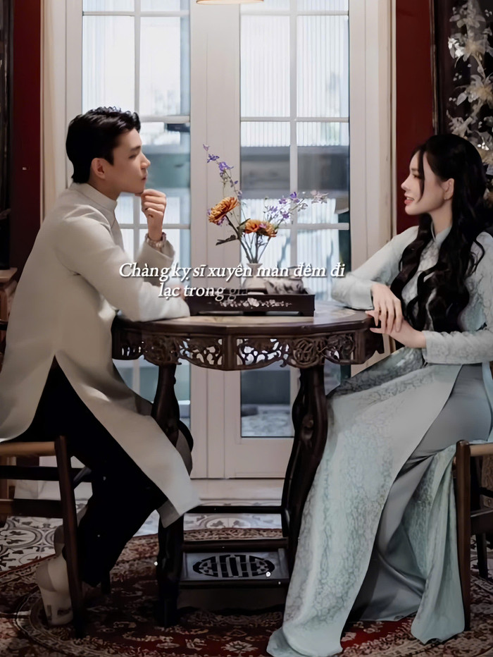 Không chỉ được chăm sóc từ những điều nhỏ nhặt trong cuộc sống, Bích Hạnh còn là chủ nhân hợp pháp cùng Vũ Văn Thanh trong giấy tờ nhà đất và tài khoản nhận lương hàng tháng.