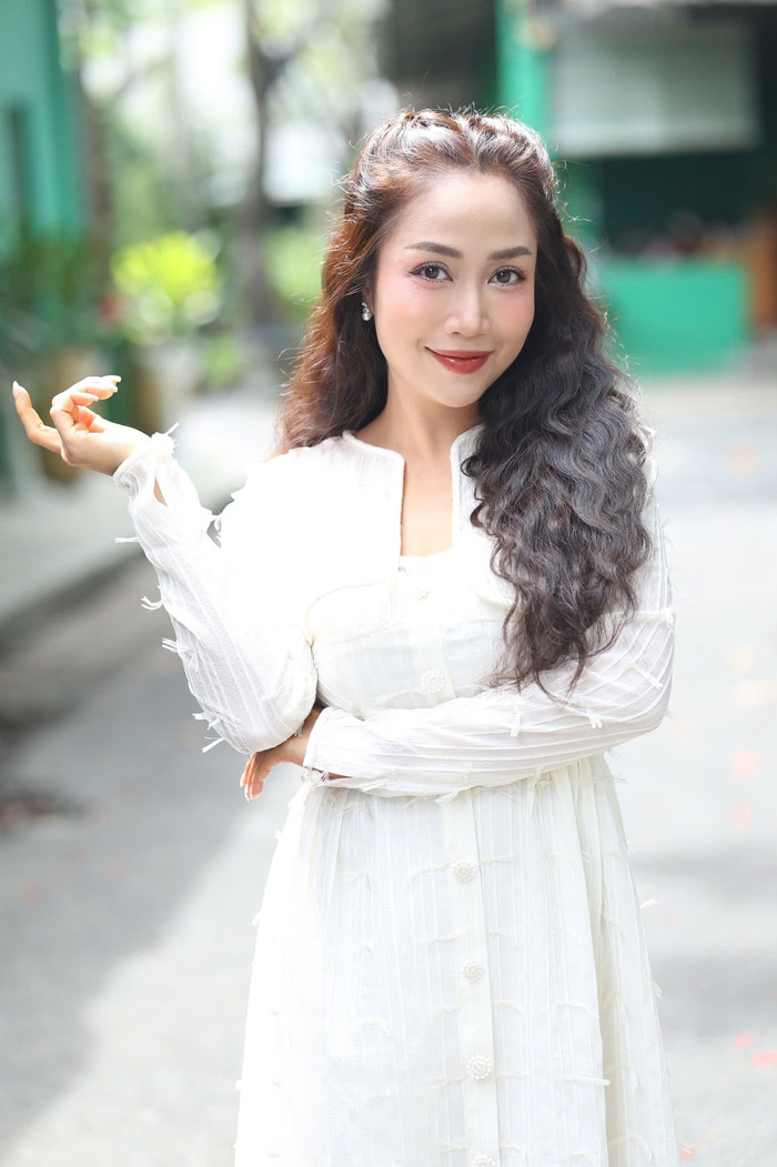 Ốc Thanh Vân đính chính thay đổi diện mạo tạm thời để phù hợp với dự án mới. (Ảnh: FBNV)