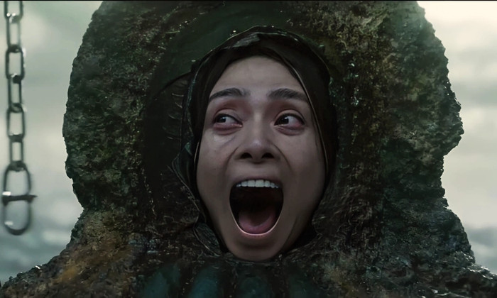 Quỳnh bị giam trong chiếc lồng sắt dưới biển cả suốt 500 năm