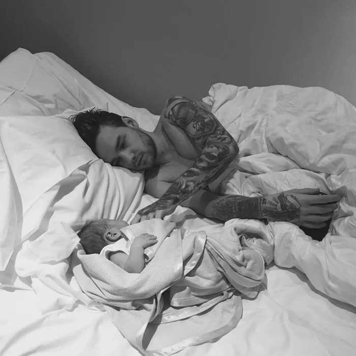Liam Payne và con trai mới 8 tháng tuổi.