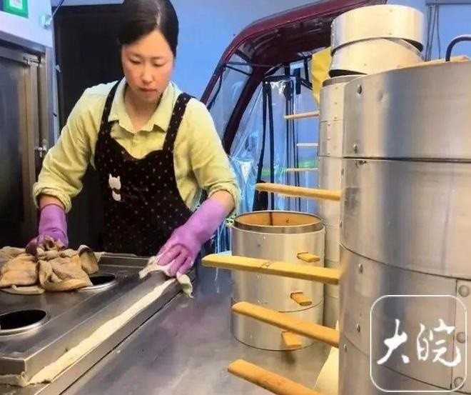 Người mẹ hoàn trả hơn 2 tỷ đồng tiền quyên góp chữa bệnh cho con, cái kết gây xúc động Ảnh 2