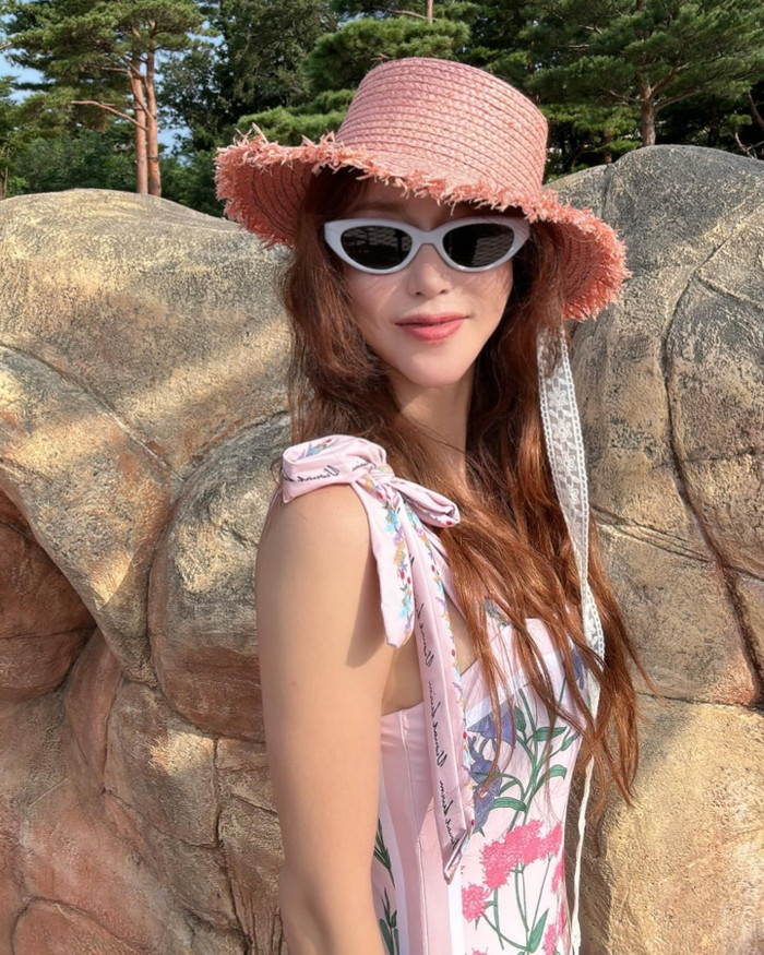 Nữ ca sĩ vỡ nợ hàng chục tỷ đồng vì cờ bạc, chồng cầu thủ quyết định ly hôn Ảnh 2