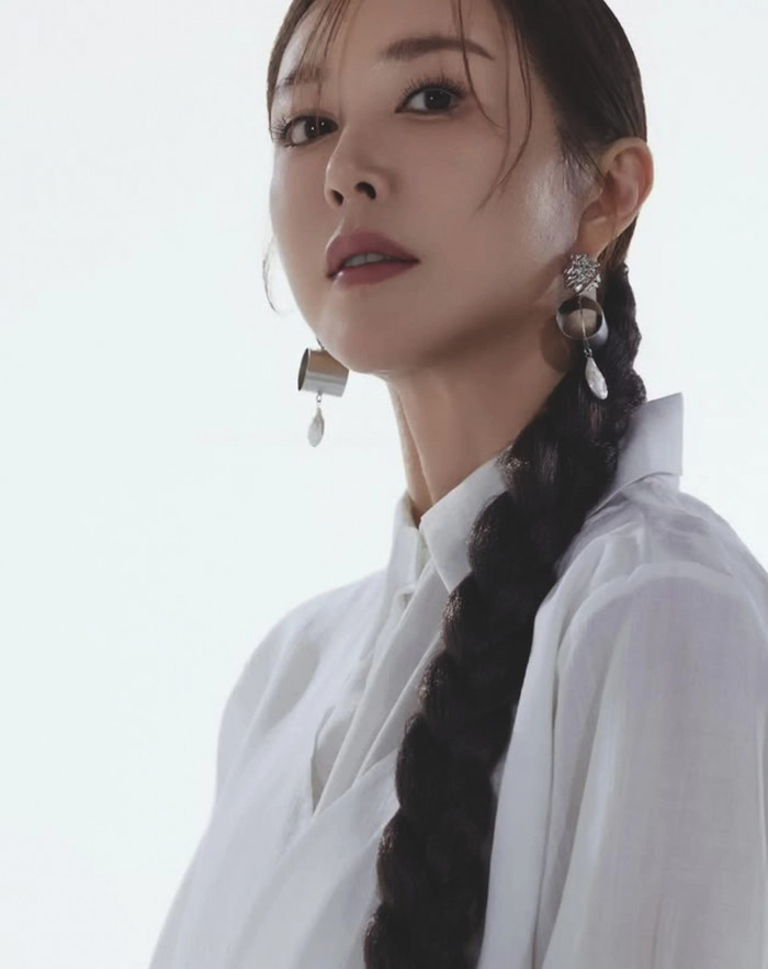 Nữ ca sĩ vỡ nợ hàng chục tỷ đồng vì cờ bạc, chồng cầu thủ quyết định ly hôn Ảnh 4