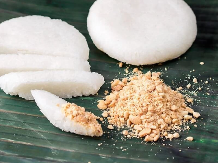 Cơm nắm là món ăn được nhiều người làm văn phòng, học sinh, sinh viên thường ăn vào bữa sáng. Ảnh: Leutrai