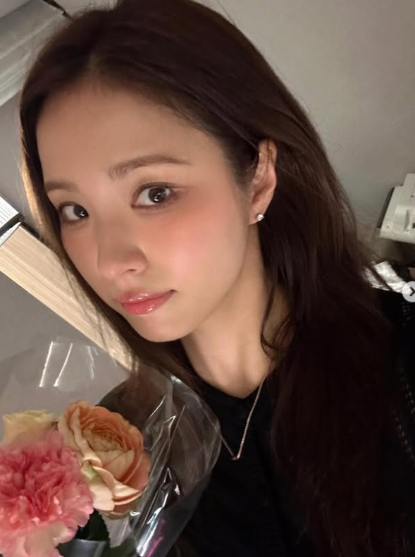 Mới đây, cô đã đăng tải hình ảnh lên mạng xã hội chứng minh mình vẫn ổn để trấn an người hâm mộ. (Ảnh: Instagram @sjkuksee)