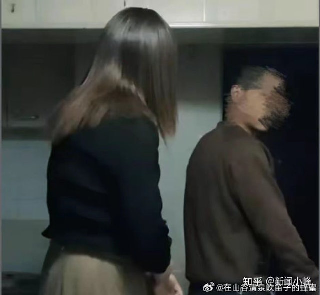 Chấn động ông cụ 60 tuổi giả gái ngủ với hơn 1600 người đàn ông, nghi quay phim đăng lên mạng Ảnh 1