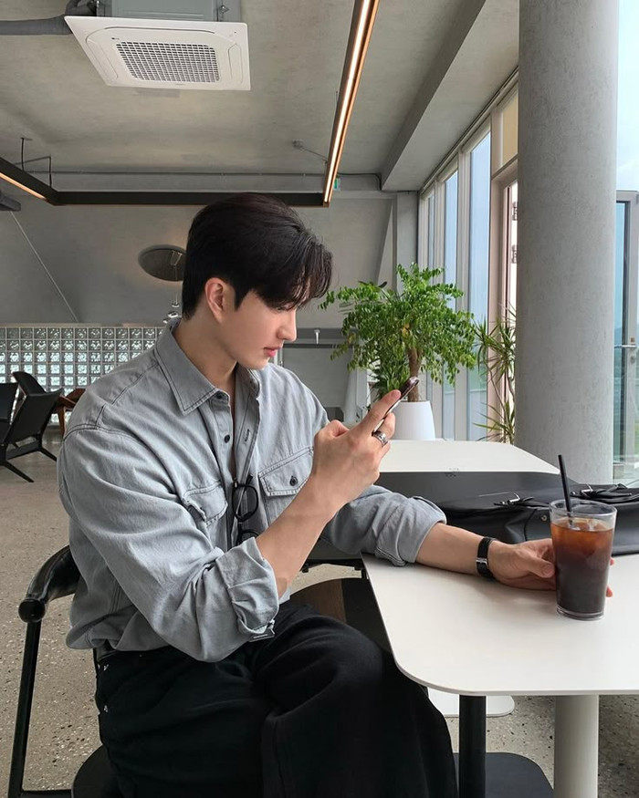 Gia đình Minh Tuấn không dám mua nhà vì sợ áp lực tài chính. Ảnh minh hoạ