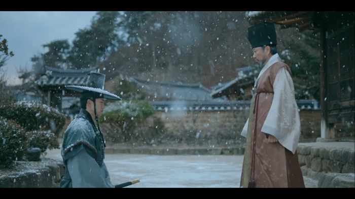 Yi Beon thể hiện lòng chân thành và cam kết sâu sắc trước người cha nghiêm khắc của Sun Chaek. (Ảnh: Soompi)