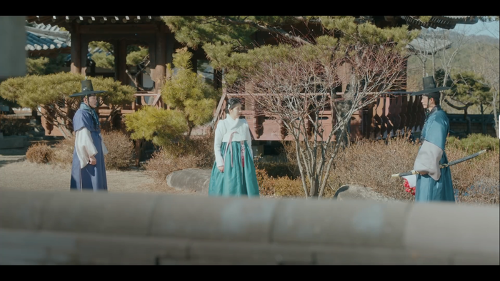 Vai trò của Thành Hiện quân Lee Gyu không chỉ là tình địch mà còn là mắt xích quan trọng, nắm giữ những bí mật có thể thay đổi toàn bộ cục diện. (Ảnh: Soompi)