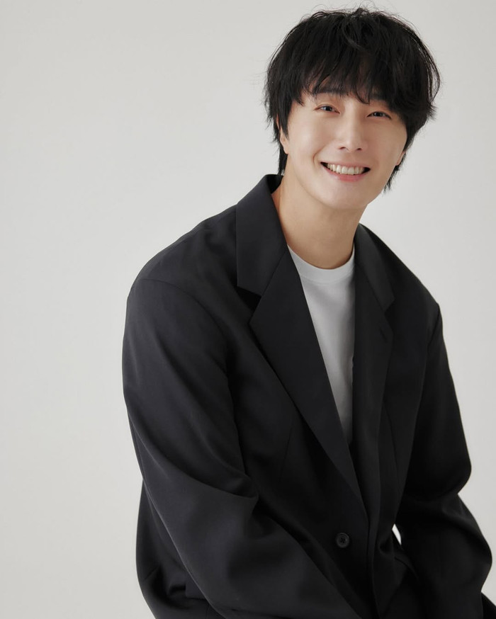 Diễn viên Jung Il Woo gây ấn tượng với nụ cười rạng rỡ. Ảnh: IGNV