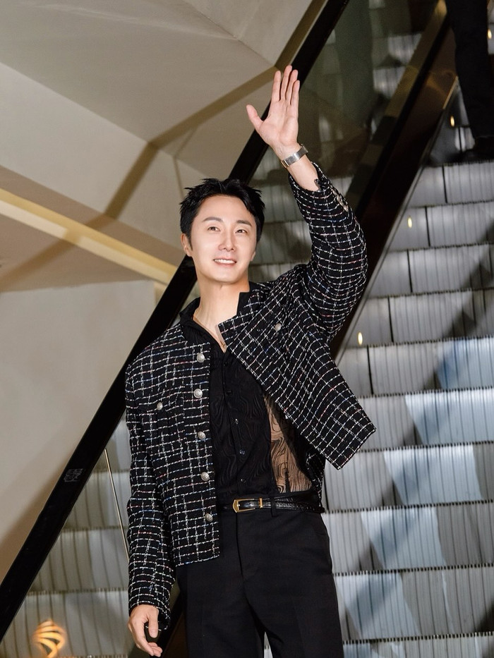 Hình ảnh nam diễn viên Jung Il Woo trong chuyến công tác mới nhất tại Việt Nam. Ảnh: IGNV