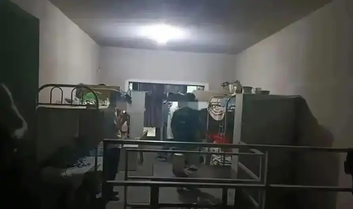 Đến ca sớm khoảng một tiếng, bảo vệ bất ngờ gục xuống rồi qua đời tại chỗ làm Ảnh 3