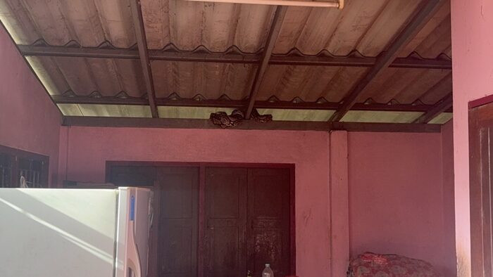 Cụ bà 74 tuổi thức trắng đêm sau khi thấy cảnh tượng kinh hoàng trong bếp Ảnh 1