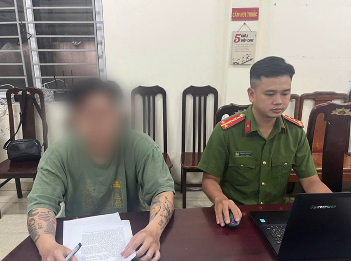 Đặng Chí Thành tại Cơ quan điều tra. Ảnh: Công an TP Hà Nội