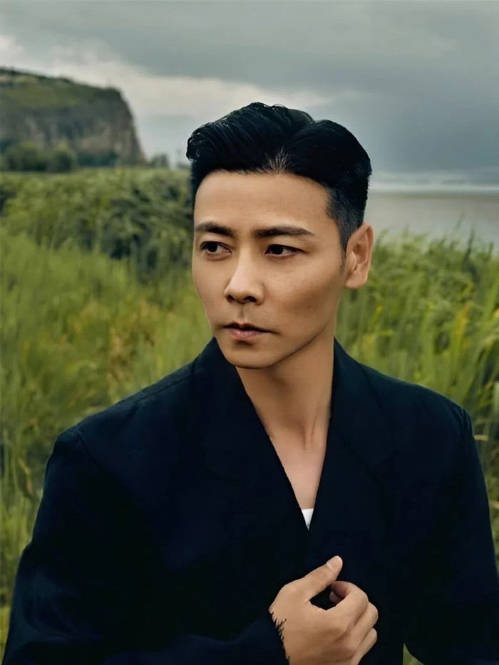 Nam diễn viên Trương Tấn, chồng Thái Thiếu Phân tiết lộ anh từng lên cơn đau tim khi đang đi du lịch nước ngoài. (Ảnh Sohu)