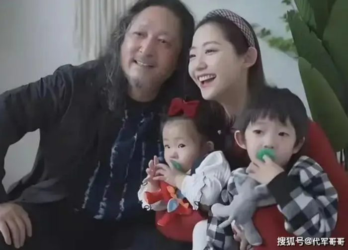 Nữ ca sĩ trả giá đắt khi lấy chồng lớn hơn 25 tuổi Ảnh 3