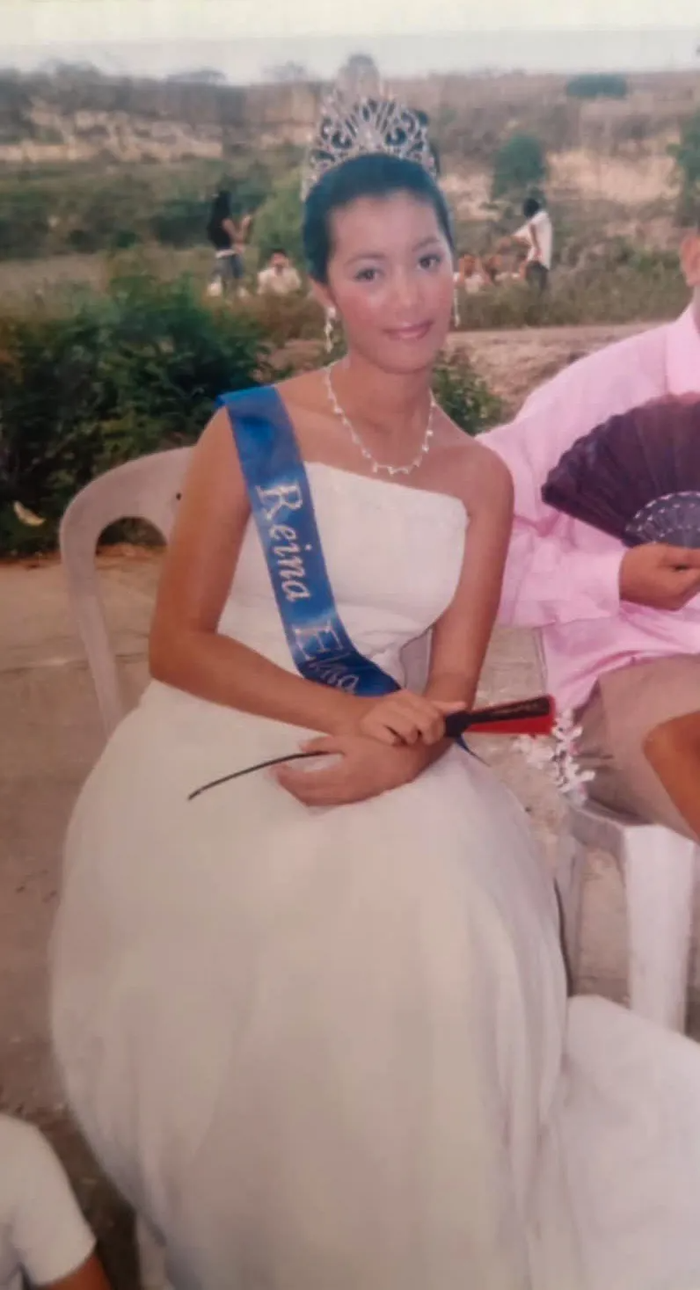 Nàng hậu bị ba đối tượng có vũ trang ép lên xe trong lúc đi mua sắm. (Nguồn: Asia Pacific Press)