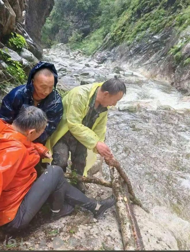 Mất tích suốt 10 ngày ở vùng núi hoang vắng, kỳ tích xảy ra với người đàn ông hơn 50 tuổi Ảnh 2