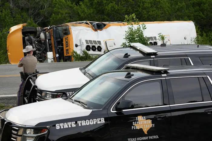 Cảnh sát có mặt tại hiện trường ngay sau đó. Ảnh: AP