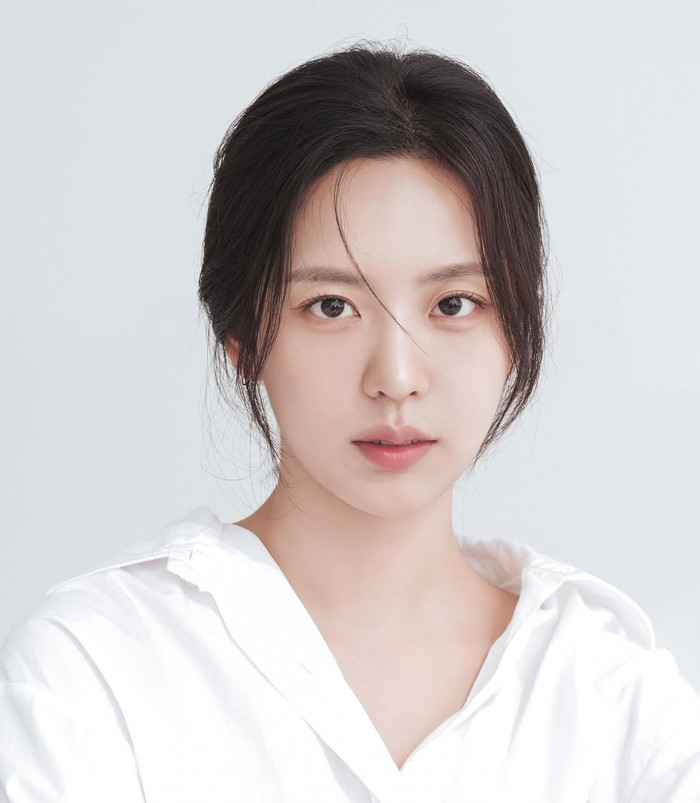 Nhan sắc của Ryu Ji Won trước khi mắc bệnh bạch cầu. Ảnh: IGNV