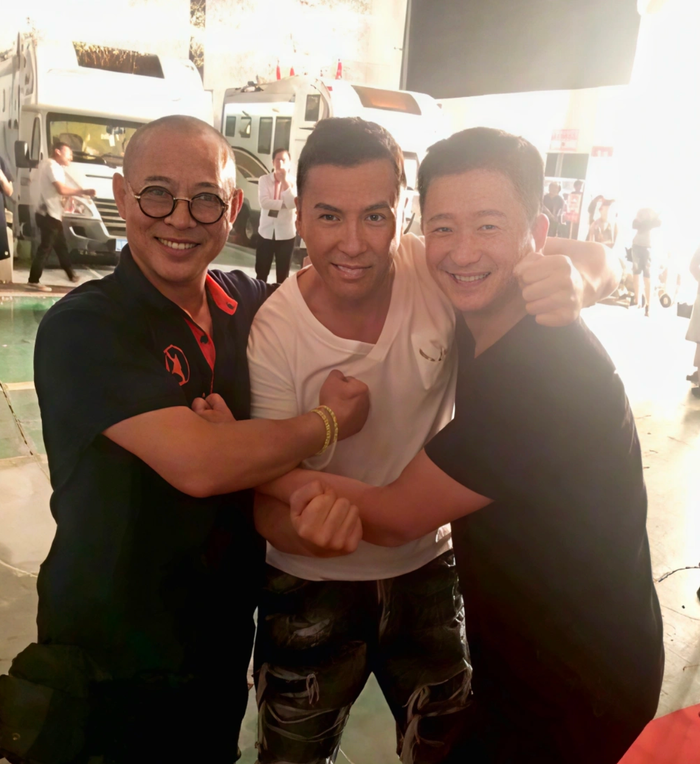 Trước khi nhập viện, Lý Liên Kiệt vẫn làm việc chăm chỉ. Ảnh: QQ