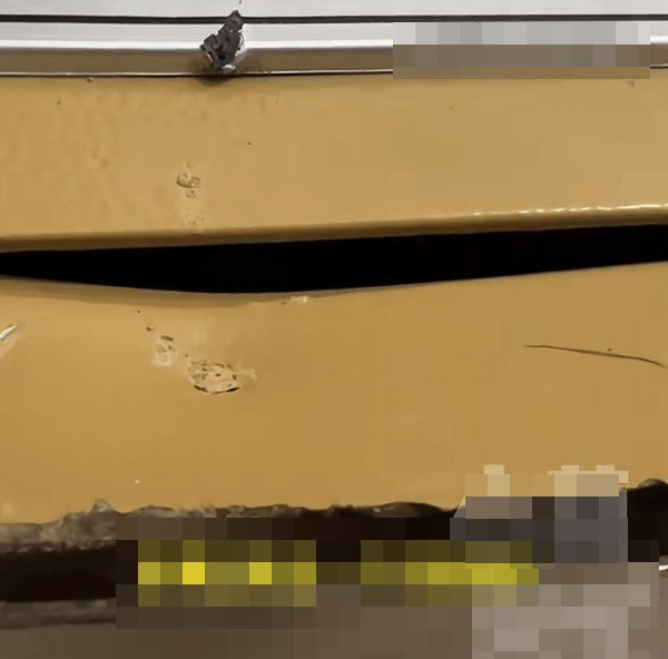 Bé gái 9 tuổi trộm két sắt khi qua nhà bạn chơi, lấy tiền mua đồ ăn vặt Ảnh 3