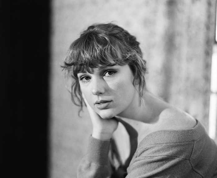 Tại sao tháng 8 luôn vang lên bản nhạc buồn nhất của Taylor Swift? Ảnh 4