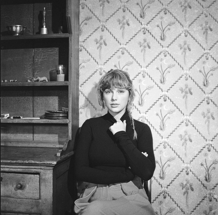 Tại sao tháng 8 luôn vang lên bản nhạc buồn nhất của Taylor Swift? Ảnh 5