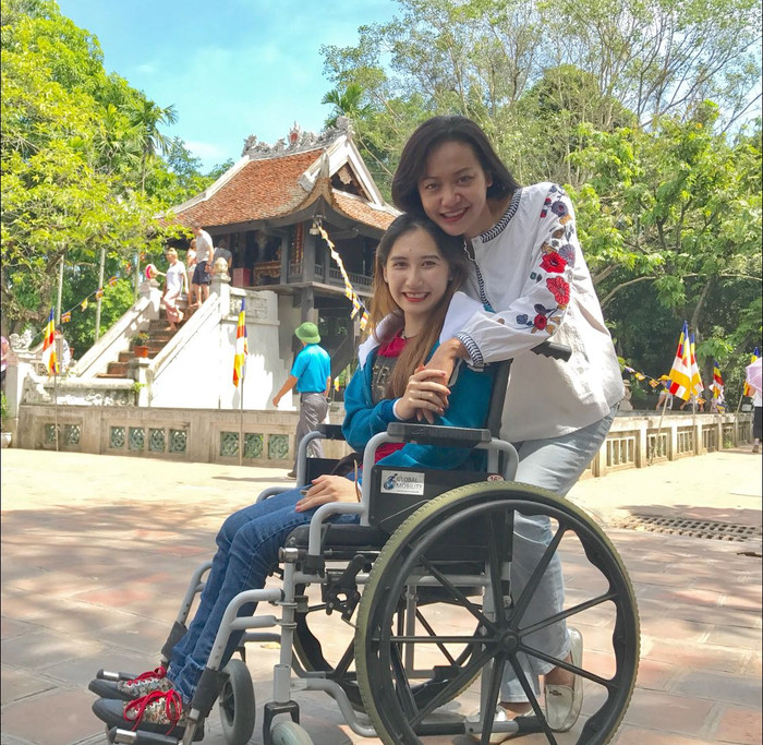 Hồng Ánh chia sẻ ảnh chụp cùng nữ diễn viên Lê Hiền Hạnh. (Ảnh FBNV)