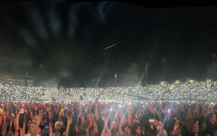 Làm đổ nước trúng người lạ khi đi xem ca nhạc, nữ khán giả bị hành hung đến bất tỉnh Ảnh 3