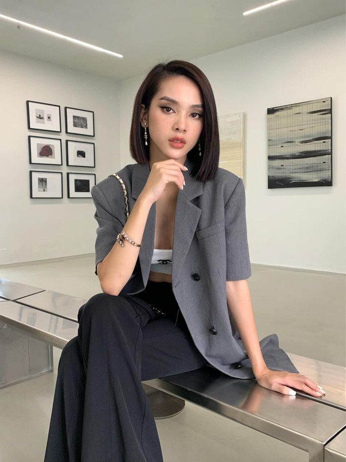 Tóc ngắn cắt thẳng không tầng tạo cảm giác trẻ trung, thời thượng. Ảnh: FB Quỳnh Lương