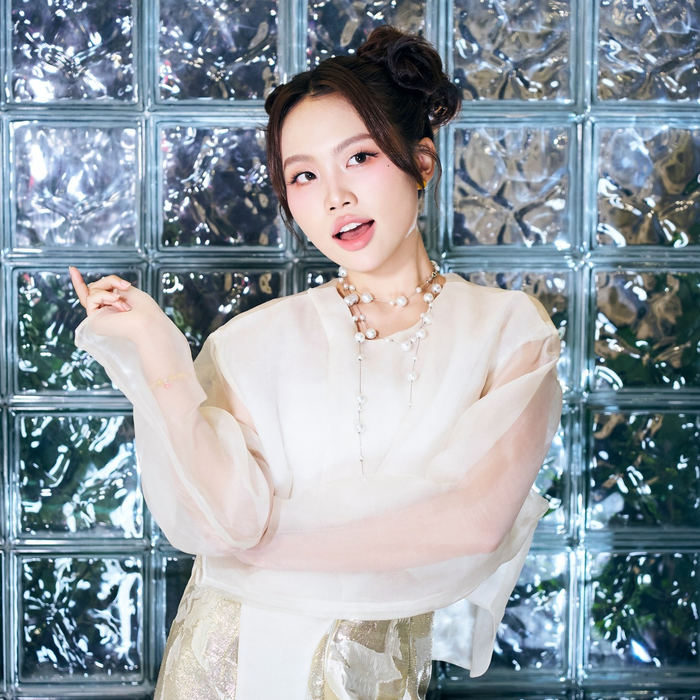 Thành công tại sân chơi quốc tế đã giúp Phương Mỹ Chi đổi đời. (Ảnh: FBNV)