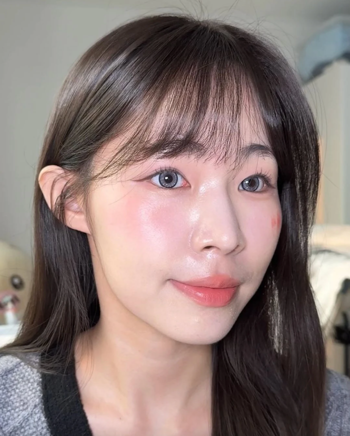 Trước khi qua đời, cô gái này thường làm nội dung về việc nếm mỹ phẩm. Ảnh: guava_beauty